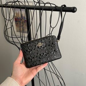 Coach wristlet, never used! Still has tags!
